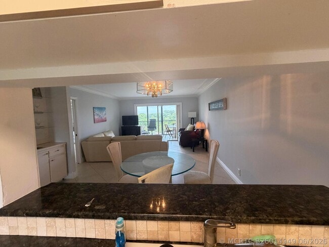Building Photo - 14475 Strathmore Ln