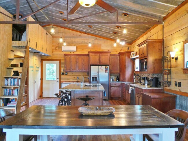 Building Photo - 8625 Grassbur Rd