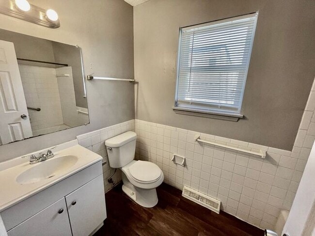 Building Photo - 1 bedroom, 1 bathroom apartment home in Ka...