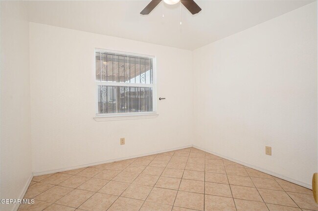 Building Photo - 11450 Sundrop Ct