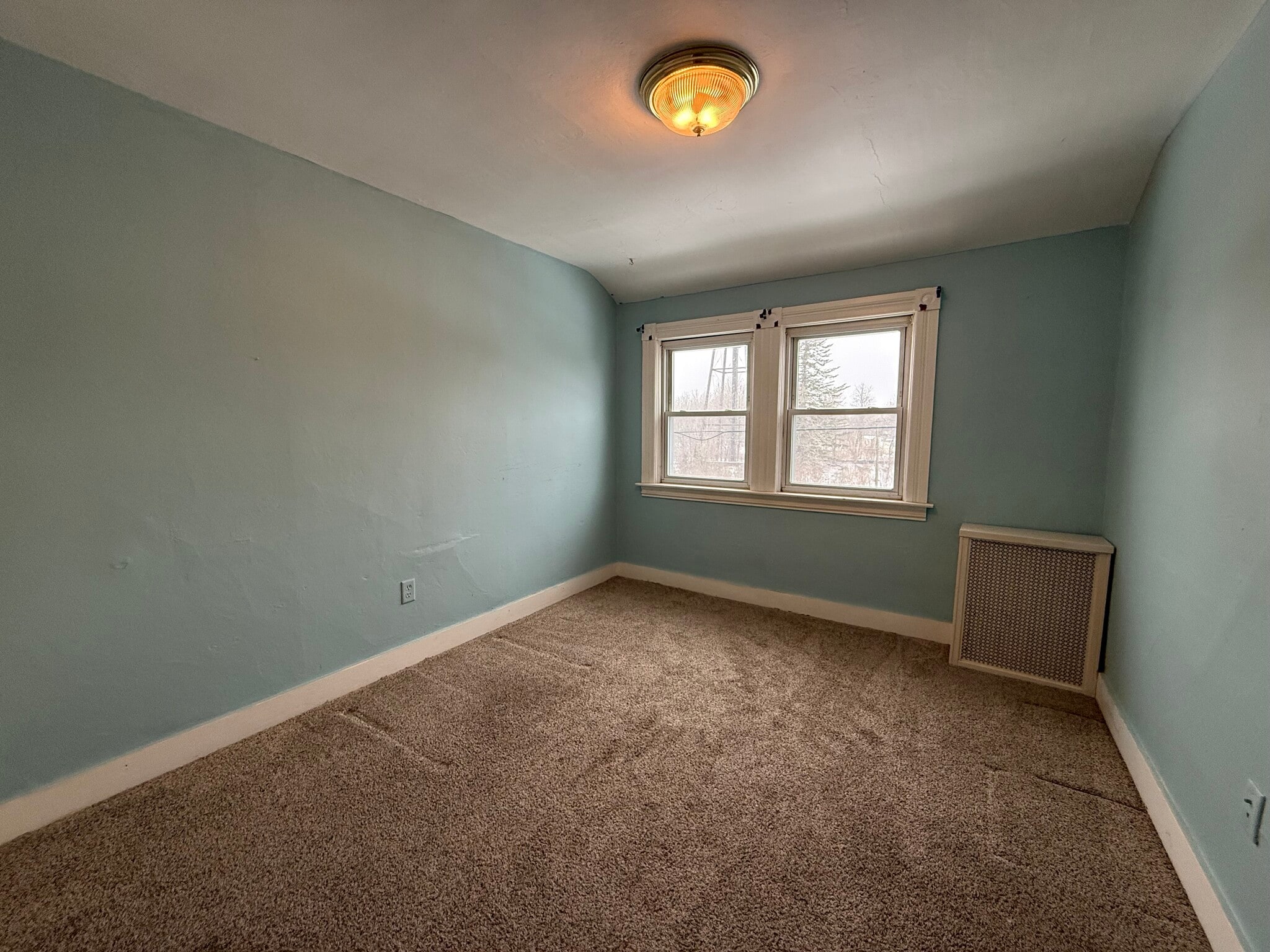 bedroom 2nd floor - 42 Connecticut Mills Ave