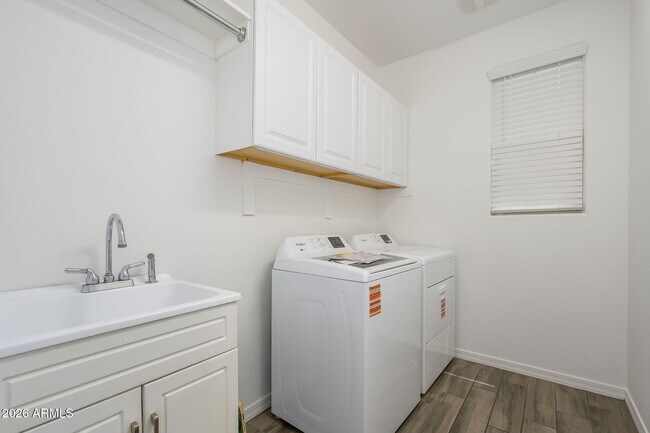 Building Photo - 11574 W Levi Dr
