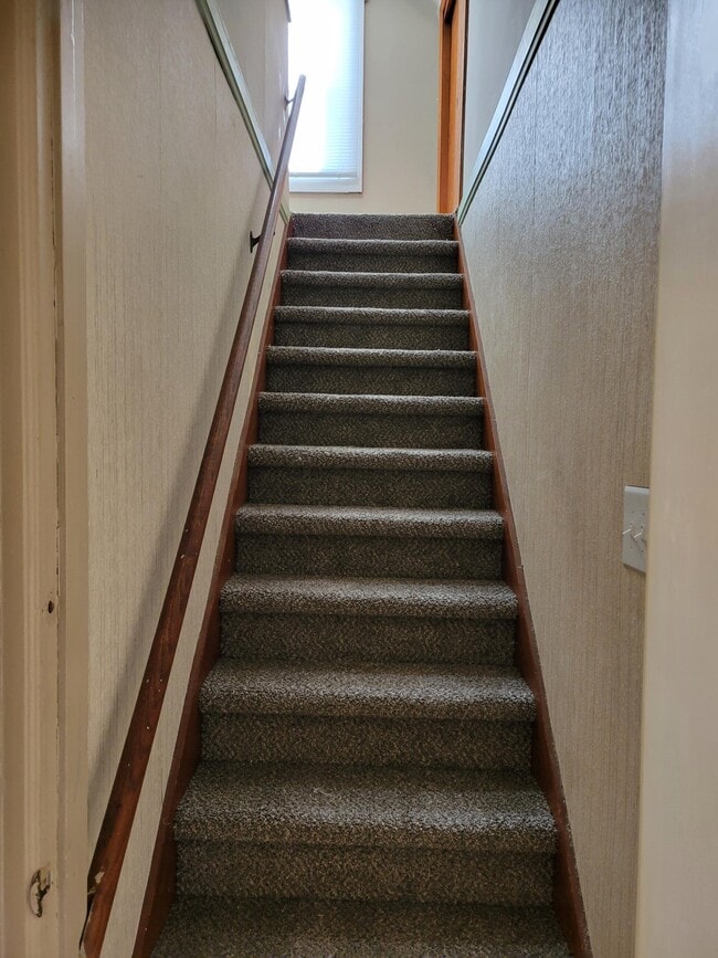 Building Photo - 332 Ashwood Ave