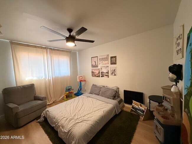 Building Photo - 1744 N Ridge Cir