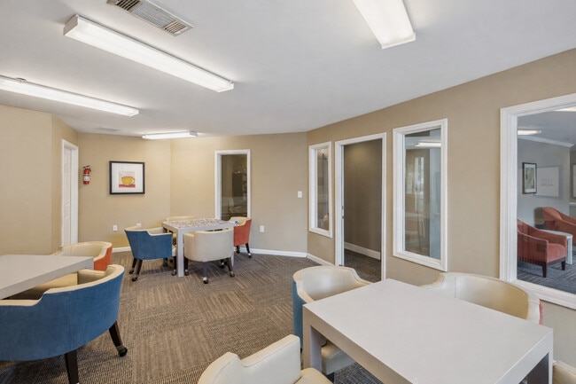 Building Photo - Columbia Colony Senior