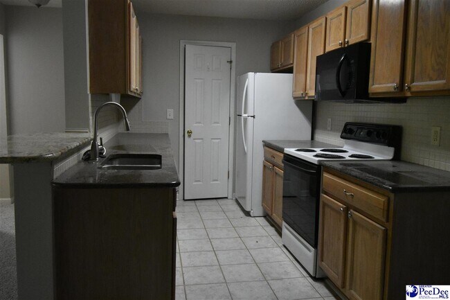 Building Photo - 2125 Sanderling Dr