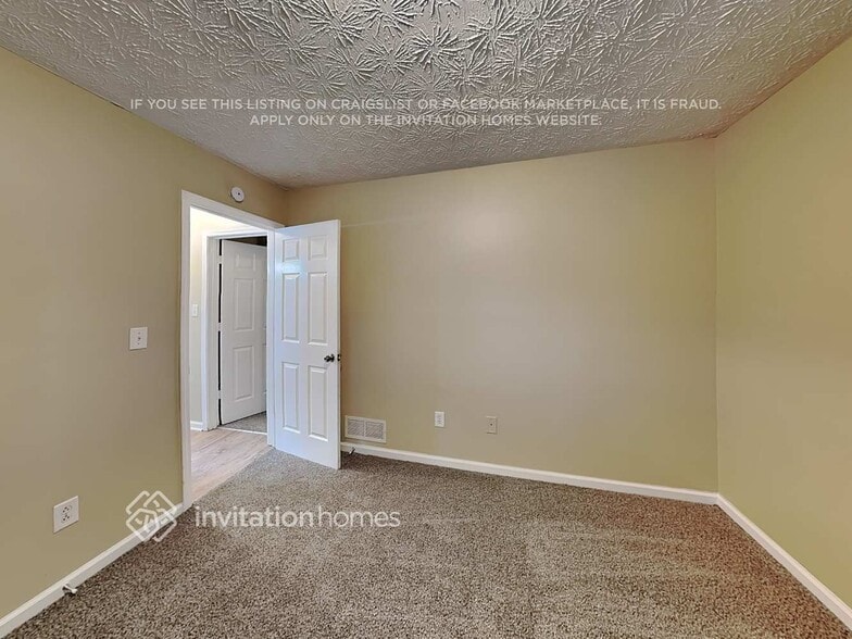 Building Photo - 258 Palms Ln SW