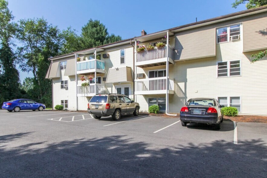 Country Manor Apartments 154 Harrisville Rd Woodstock CT 06281