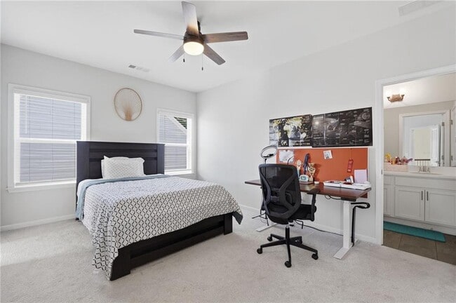 Building Photo - 4440 Kendall Pointe Dr