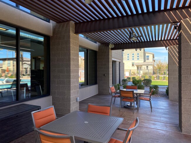 Building Photo - 1312 N Zane Dr