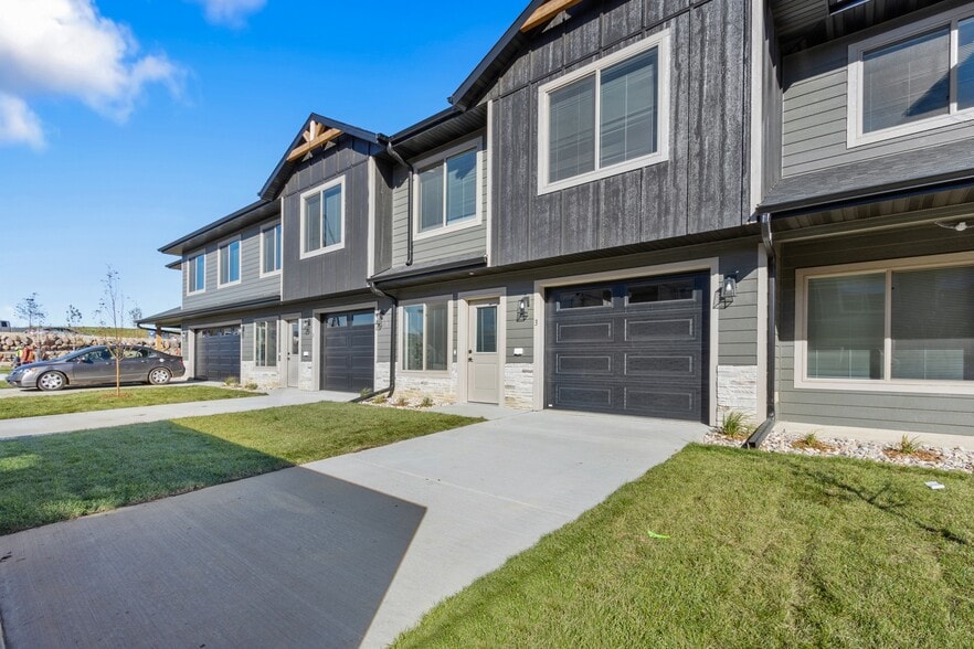 Primary Photo - Chestnut Ridge