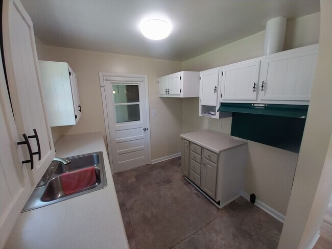 Building Photo - 1714 Wesley Dr