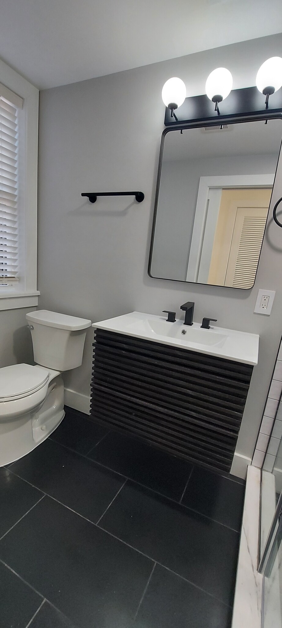 Building Photo - 808 12th St NE