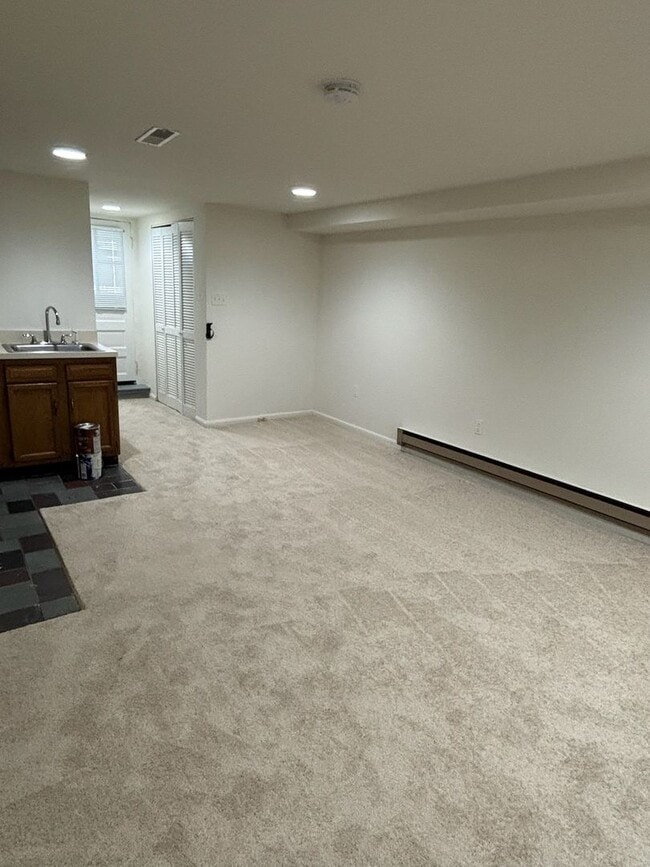 Building Photo - Georgetown Row Home For Rent!