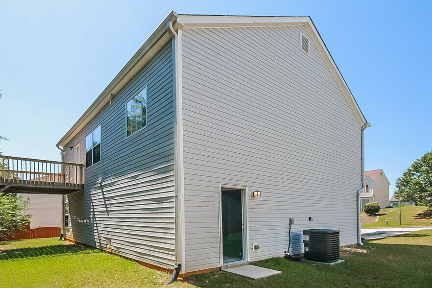 Building Photo - 4420 Roche St