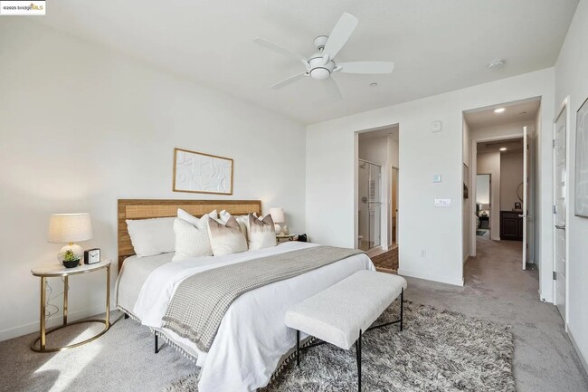 Building Photo - Modern 2+ Bedroom, 2++ Bathroom Living in ...