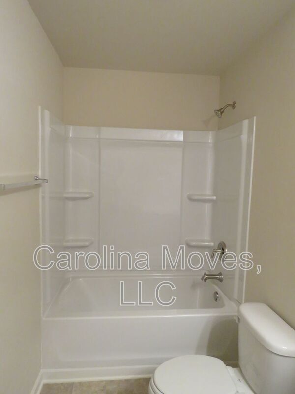 Building Photo - 206 Heatherwood Ln