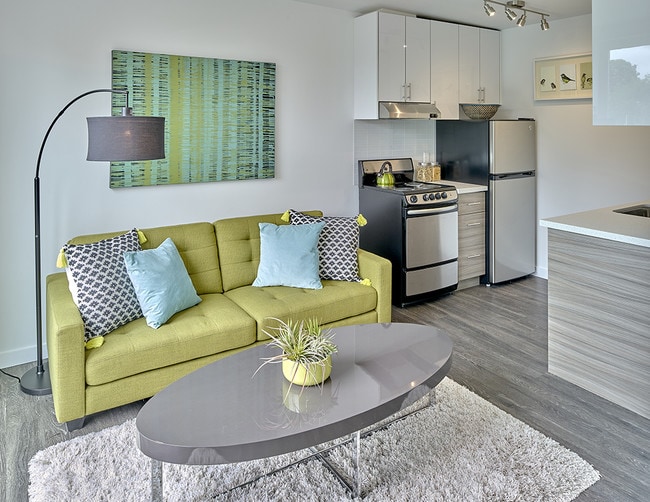 Building Photo - Hamilton- Your Bright, Modern City Home!