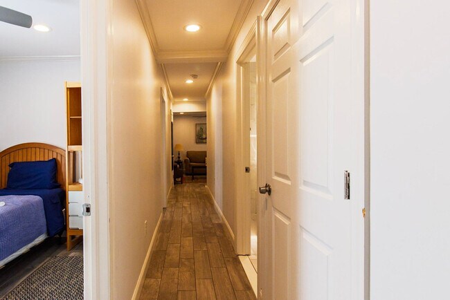 Building Photo - 717 Lancaster Ave