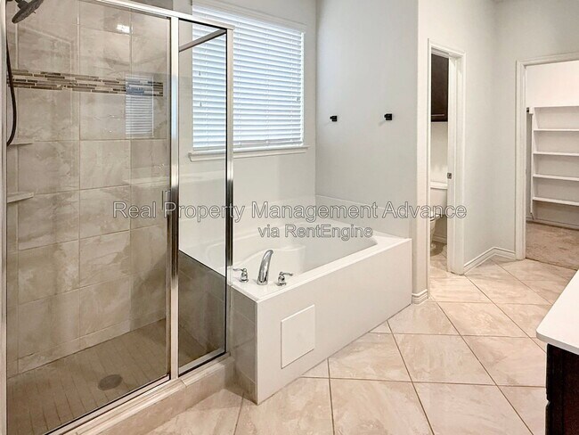 Building Photo - 10228 Tahoka Pl