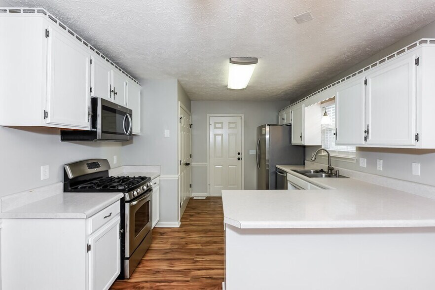 Building Photo - 209 Priest View Dr