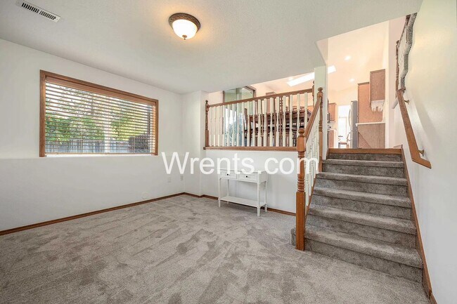 Building Photo - Beautiful 6 bed Highly Desirable Colbert Area!