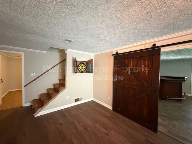 Building Photo - 467 Lees Trace SW