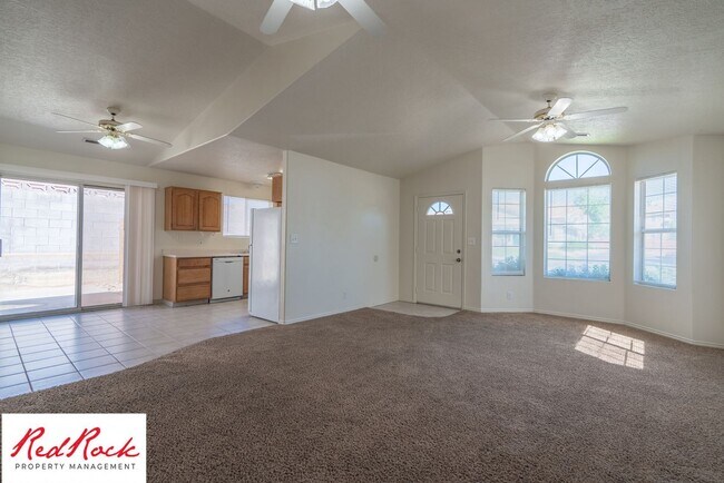 Building Photo - 2620 E 700 N
