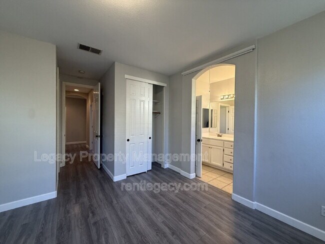 Building Photo - 3108 Tintorera Way