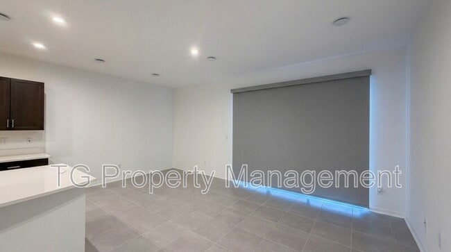 Building Photo - 321 Anthony Dr