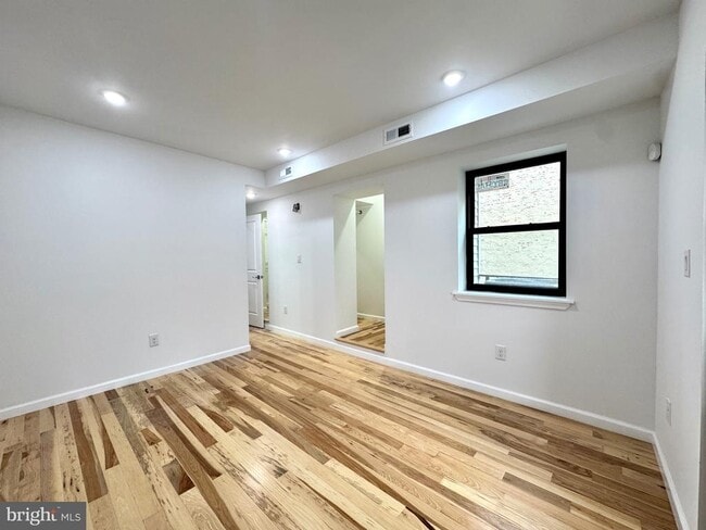 Building Photo - 781 S 3rd St