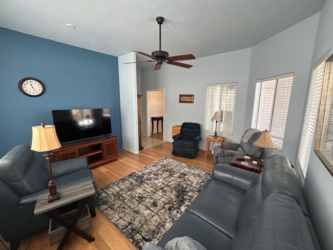 Building Photo - 17200 W Bell Rd