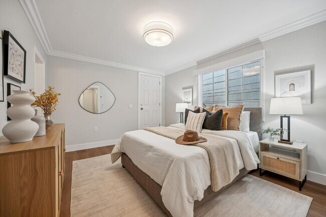 Building Photo - Beautiful 3 Bedroom 2 Bathroom Single Fami...
