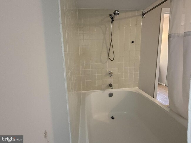 Building Photo - 1304 Berwyck Ct