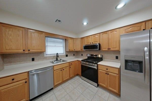 Building Photo - 75 Jabez St