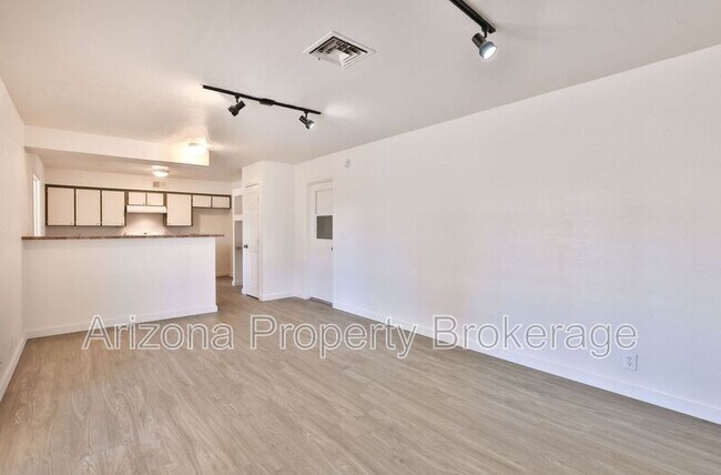 Building Photo - 3009 E Caballero St