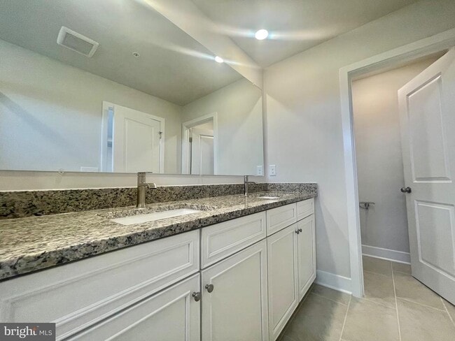 Building Photo - 2264 Marcy Dr