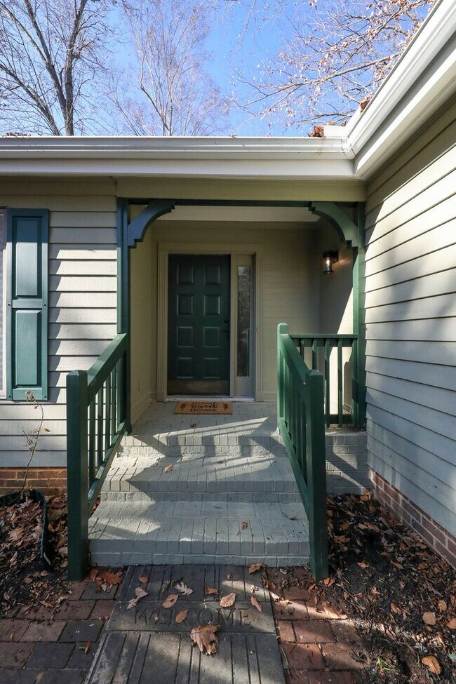 Building Photo - Luxury Kingsmill Treehouse Retreat | 7BR Custom Home with Private Suite