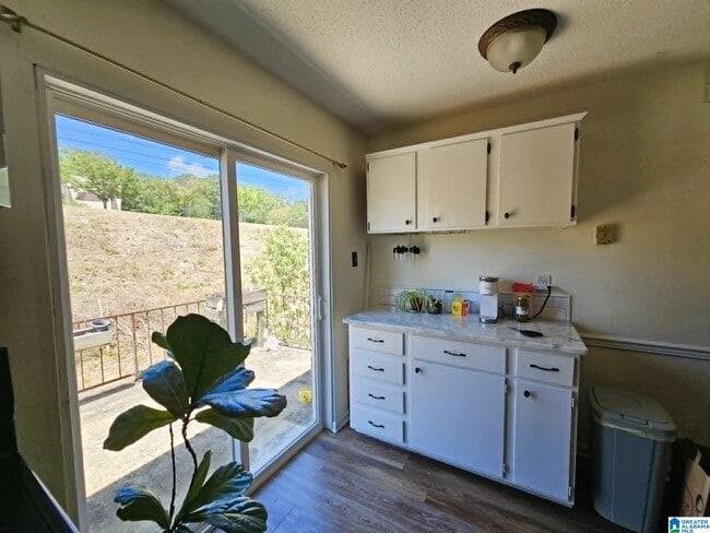 Building Photo - 3449 Sandner Ct