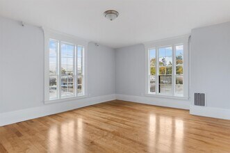 Building Photo - 109 Pleasant St