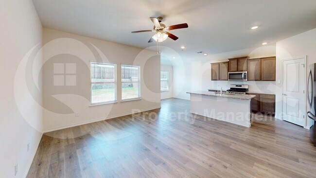Building Photo - 1604 Silver Landing Trail