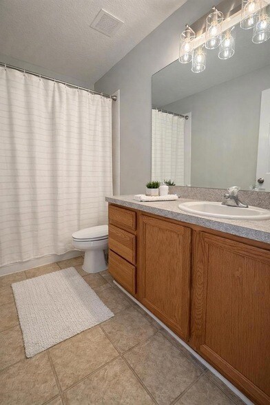 Building Photo - 14069 Drysdale St