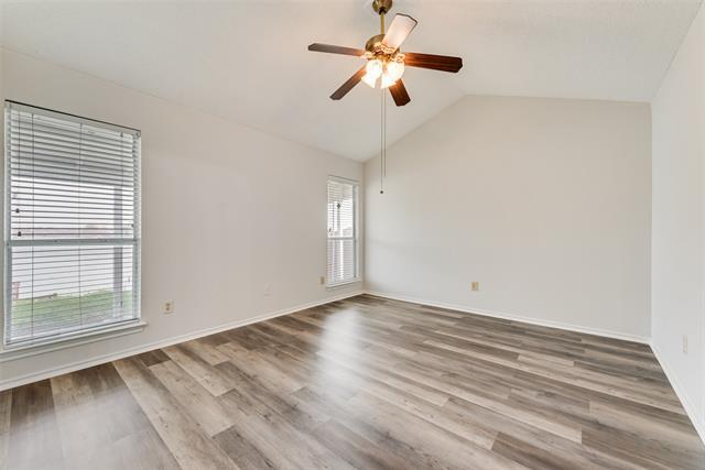 Building Photo - 1317 Lakeshore Dr