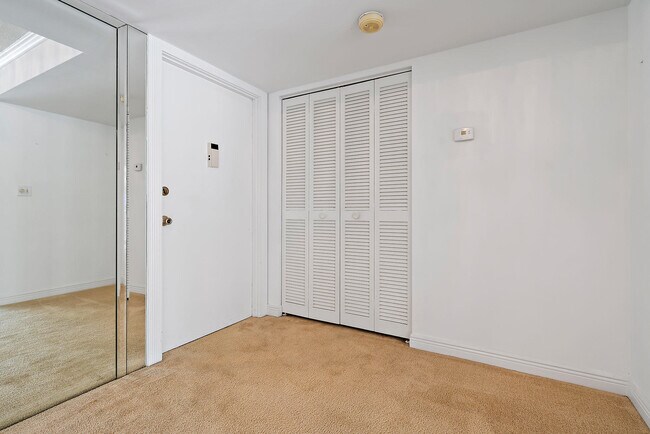 Building Photo - 630 Ocean Dr