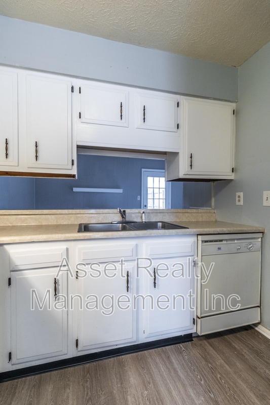 Building Photo - 9157 Cedarpark Ln NW