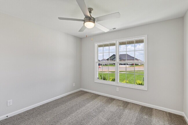 Building Photo - 383 Kingland Ln