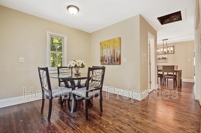 Building Photo - 217 Skyland Ave