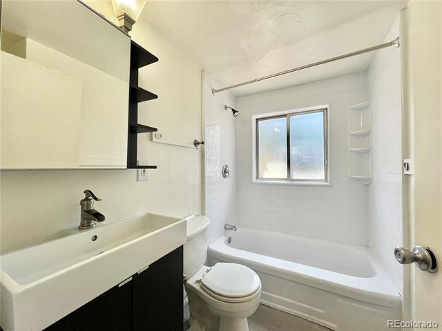 Building Photo - 1302 Quivira Dr