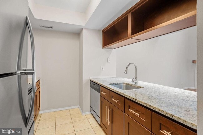 Building Photo - 319 Park Pl Dr