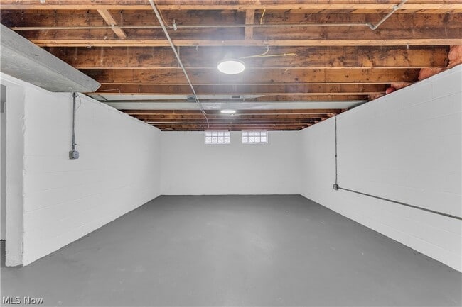 Building Photo - 5176 Joseph St